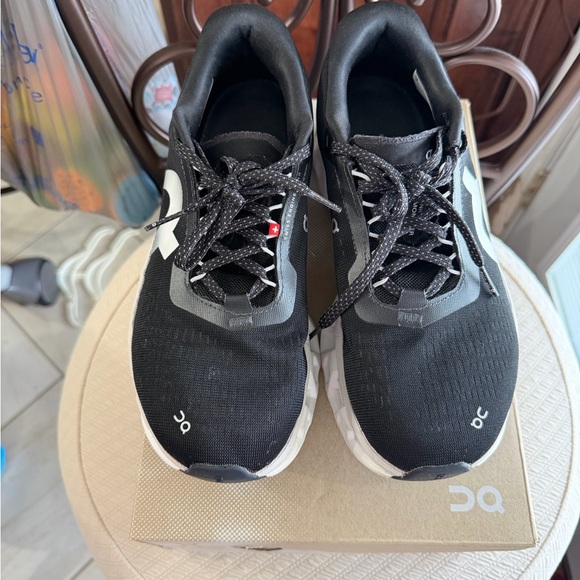 ON Women's Cloudmonster 2 Shoes - Picture 6 of 11